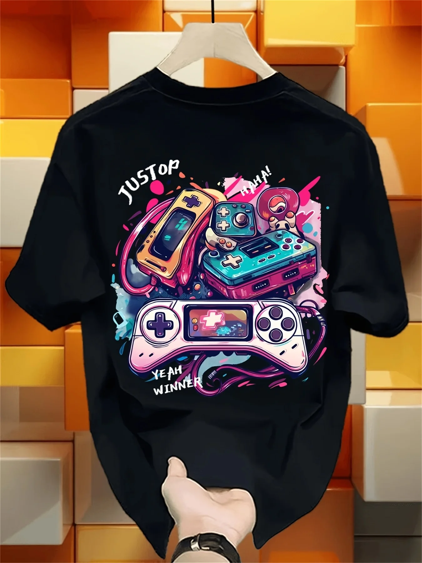 Retro Gaming Jersey - Футболка с ретро-граффити и изображением геймпада,